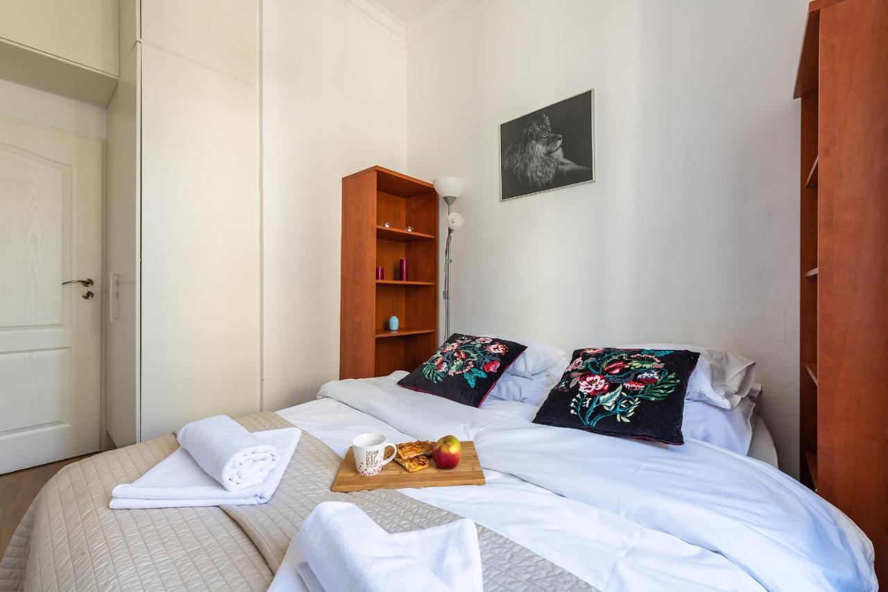Miodowa Street P&O Serviced Apartments Varsovia Exterior foto